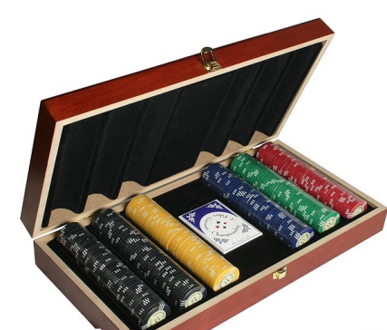 Покерные наборы на 300 фишек